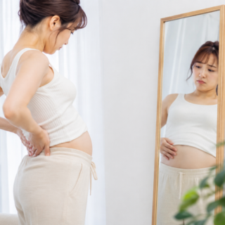 ぽっこりお腹の原因は脂肪だけじゃない？反り腰との意外な関係
